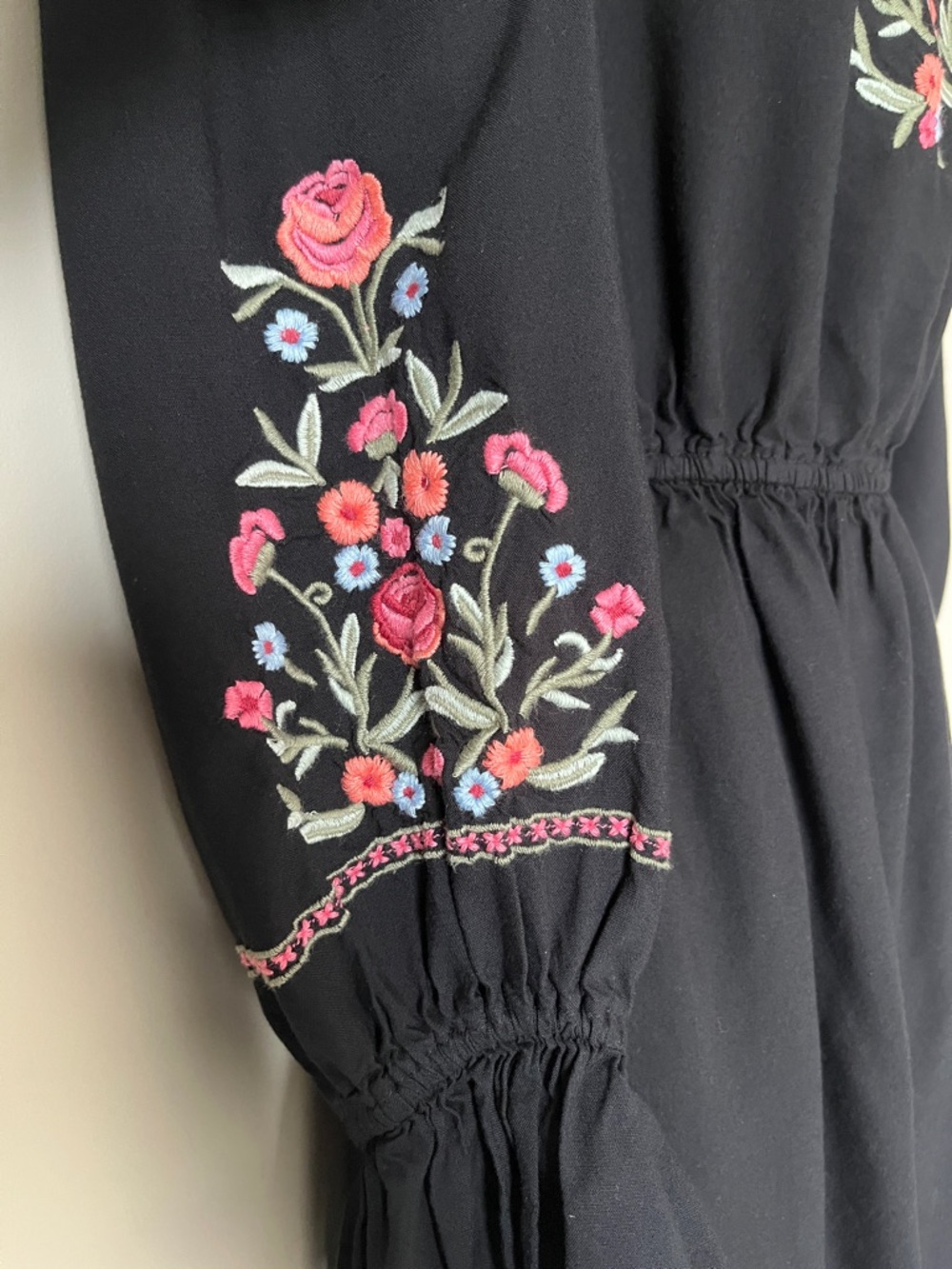 HOLLISTER Black Floral Embroidered Off-the-Shoulder Mini Dress Boho Size Small - Picture 5 of 10